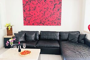 Apartments with Shared Pool and BBQ