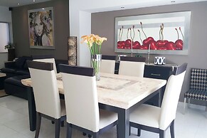 Apartments with Shared Pool and BBQ