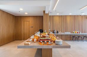 JFL prédio completo com café da manha