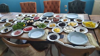 Parasut Village Hotel