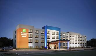 Holiday Inn Express & Suites Cedar Rapids NE – Marion by IHG