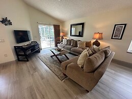 South Facing Golf Course Villa, Updates Throughout!