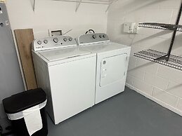 Completely Updated Villa, Private Pool, Beautiful!