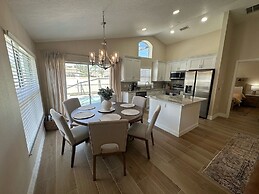 Completely Updated Villa, Private Pool, Beautiful!