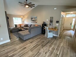 Fully Updated Pool Villa, Southern Dunes