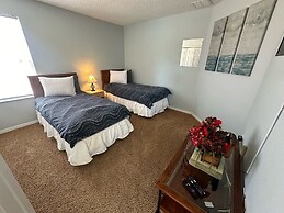 South Facing Pool Home - Room for the Whole Family!