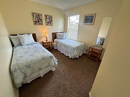 South Facing Pool Home - Room for the Whole Family!