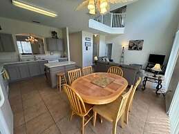 South Facing Pool Home - Room for the Whole Family!