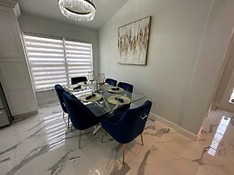 Beautifully Remodeled Home - Southen Dunes Golf Course Views