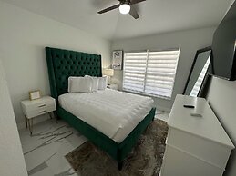 Beautifully Remodeled Home - Southen Dunes Golf Course Views