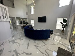 Modern, Fully Updated Southern Dunes Home - Golf Course Views