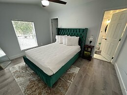 Modern, Fully Updated Southern Dunes Home - Golf Course Views