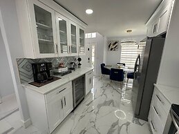 Modern, Fully Updated Southern Dunes Home - Golf Course Views