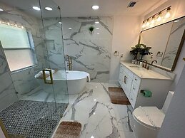 Modern, Fully Updated Southern Dunes Home - Golf Course Views