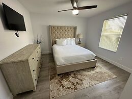 Modern, Fully Updated Southern Dunes Home - Golf Course Views