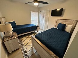 3067bal South Facing Pool & Spa - Free Pool Heat Special!!