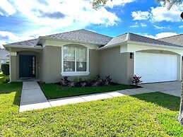 3067bal South Facing Pool & Spa - Free Pool Heat Special!!