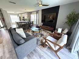 Updated Southern Dunes Pool Home