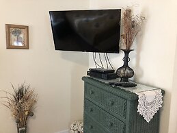 Southern Dunes Holiday Home, Private Pool Area