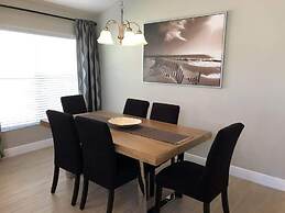 Beautiful Remodeled Private Pool Home