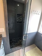 Beautiful Remodeled Private Pool Home