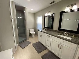 Beautiful Remodeled Private Pool Home