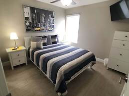 Beautiful Remodeled Private Pool Home