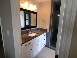 Beautiful Remodeled Private Pool Home