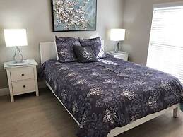 Beautiful Remodeled Private Pool Home