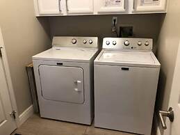 Beautiful Remodeled Private Pool Home