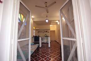 Holi-Wood Guesthouse