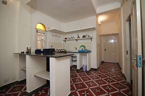 Holi-Wood Guesthouse