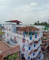 Holi-Wood Guesthouse