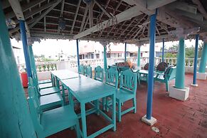 Holi-Wood Guesthouse