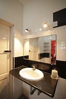 Holi-Wood Guesthouse