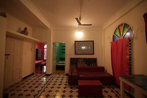 Holi-Wood Guesthouse