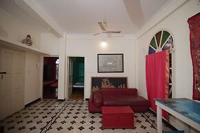 Holi-Wood Guesthouse