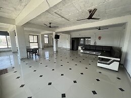 Goroomgo Narayan Executive Gujrat