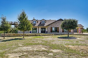 Hot Tub + Fire Pit: Possum Kingdom Lake Retreat!