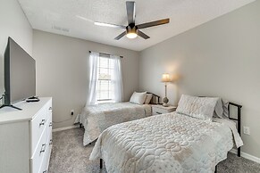 Townhome 7 Mi to Disney Parks: Resort Pool Access!