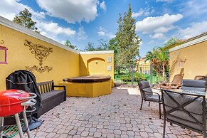 Townhome 7 Mi to Disney Parks: Resort Pool Access!