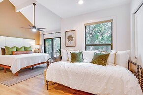 < 1 Mi to Seabrook Island Beach: Golf-view Villa!