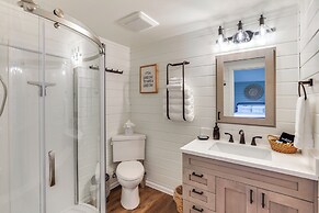 Idyllic Enumclaw Studio w/ Mount Rainier Views