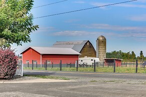 Idyllic Enumclaw Studio w/ Mount Rainier Views