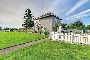 Idyllic Enumclaw Studio w/ Mount Rainier Views