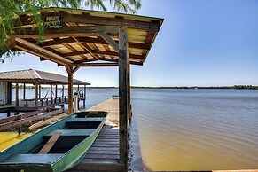 Lake Palestine Home w/ Boat Dock & View!