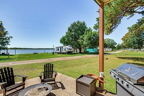 Lake Palestine Home w/ Boat Dock & View!