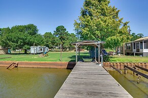 Lake Palestine Home w/ Boat Dock & View!