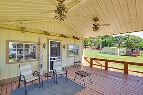 Lake Palestine Home w/ Boat Dock & View!