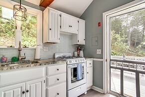 Waterfront Cape Cod Cottage on Peter's Pond